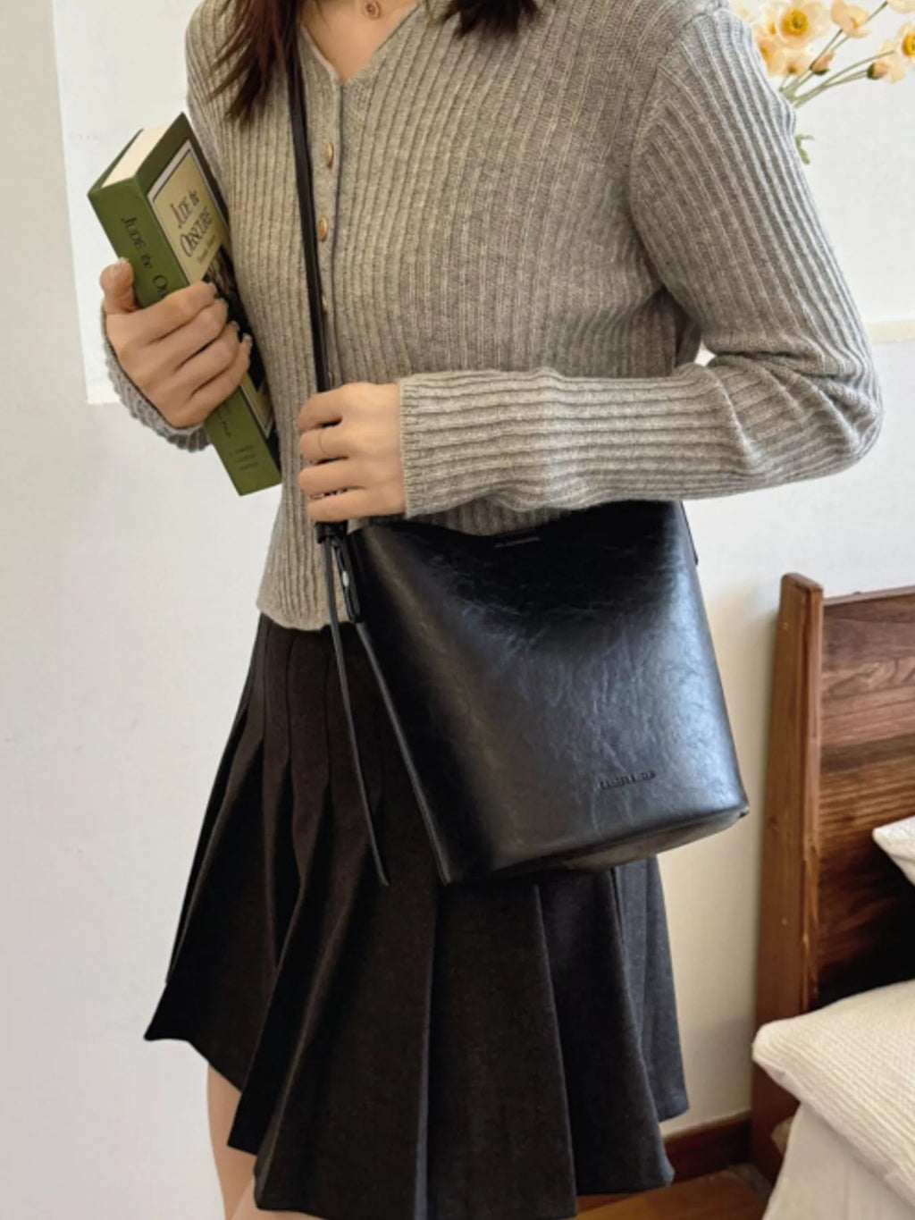 Women's Vintage Bucket Crossbody Bag - Black