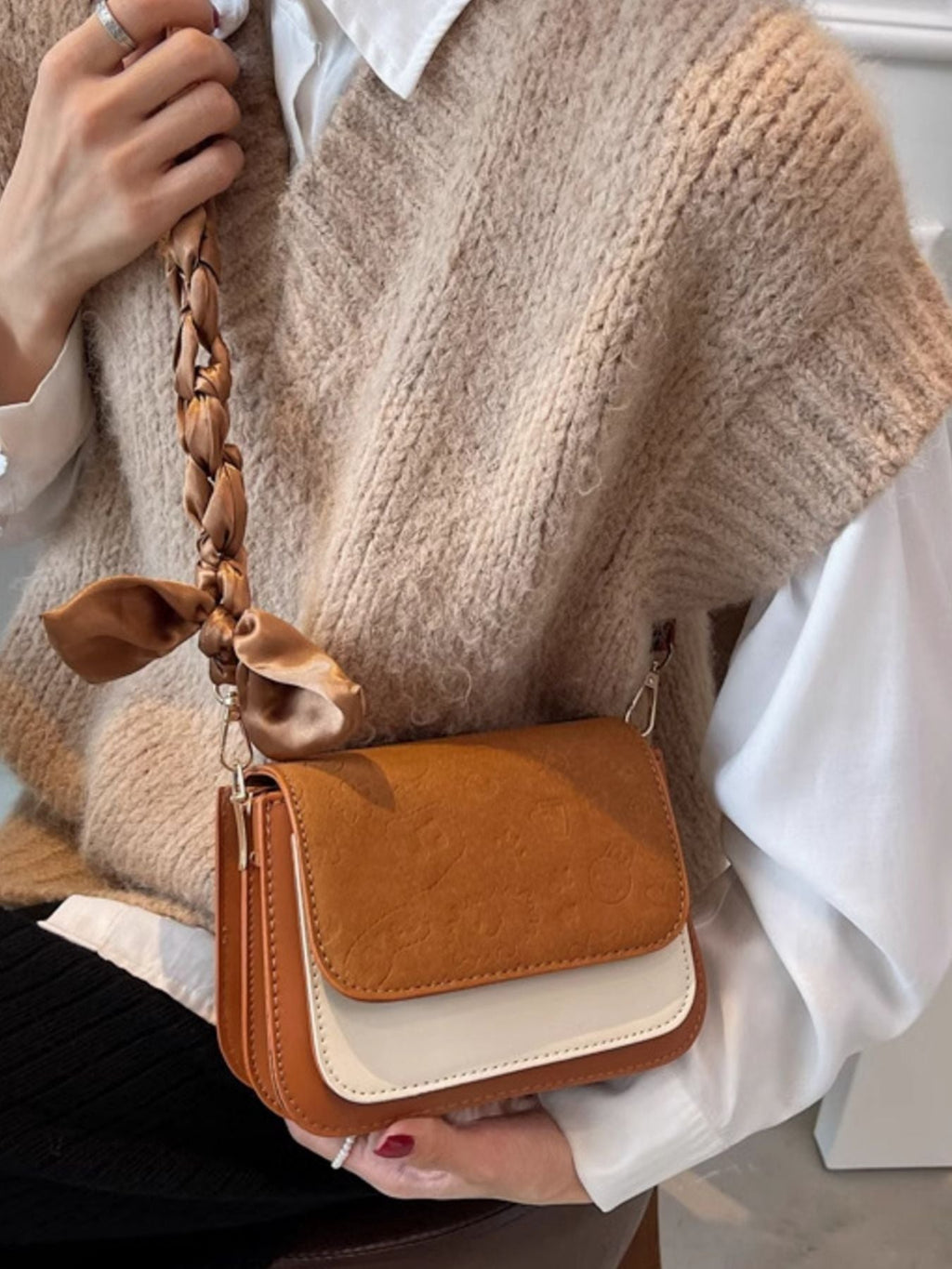 Women's Color Block Flap Crossbody Bag - Brown