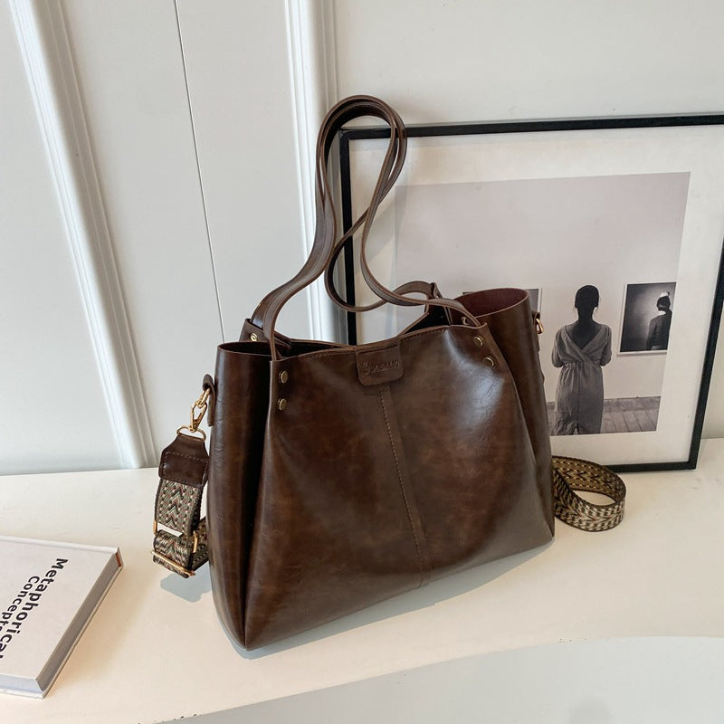 Women's Vintage Leather Shoulder Bag - Brown