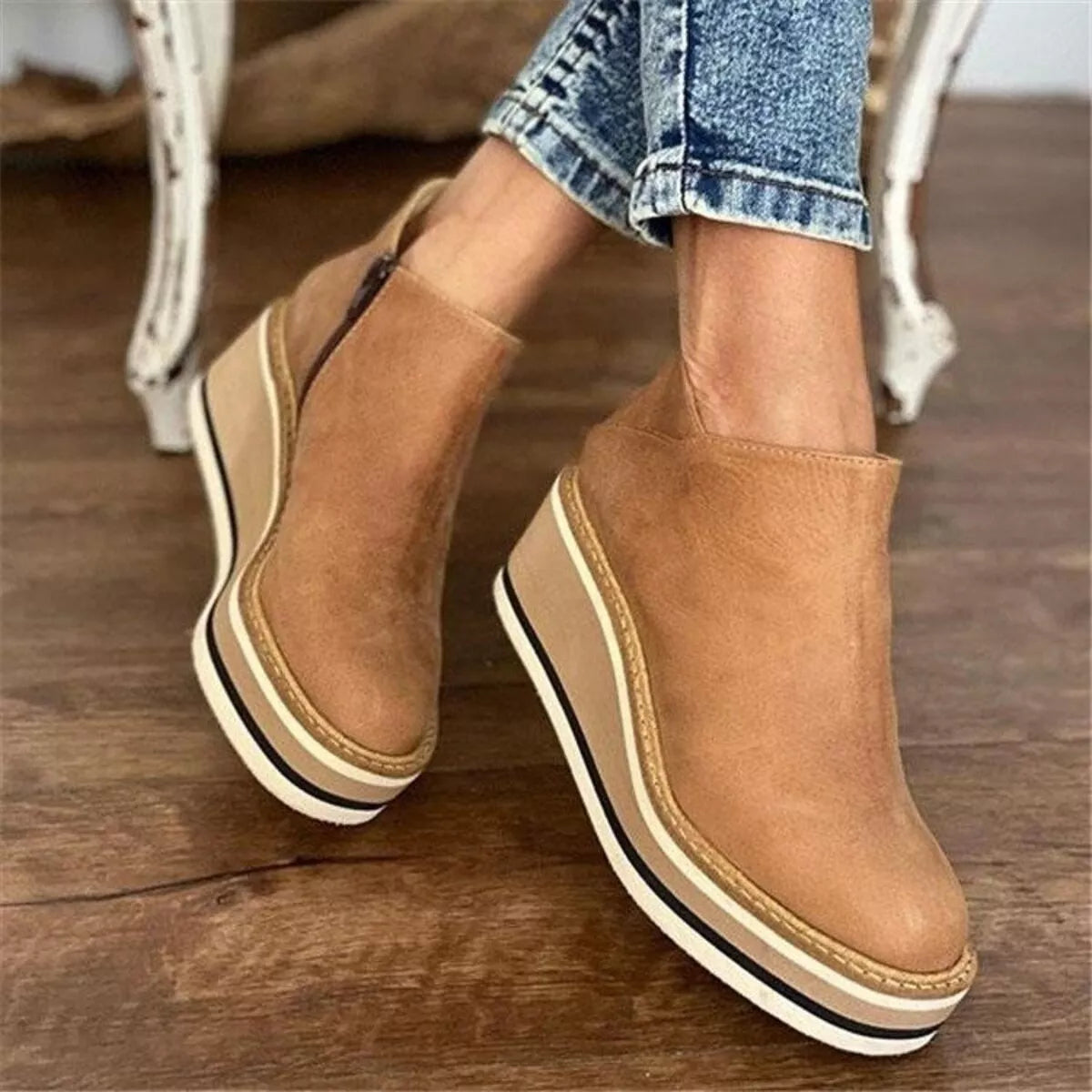 Women's Comfortable Platform Wedge Ankle Boots for Fall and Winter - Tan