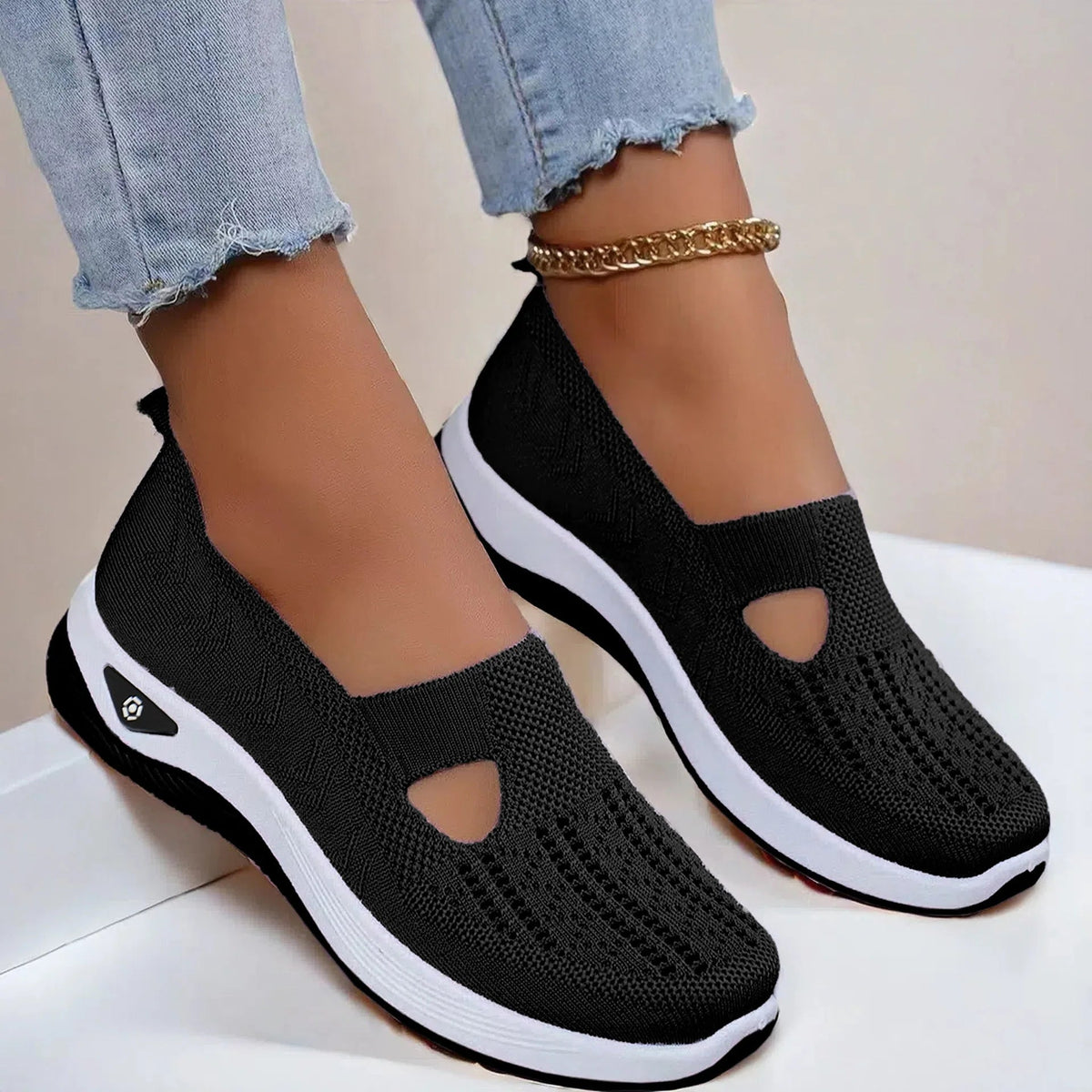 Women's Orthopedic Sneakers with Supportive Insole - Black
