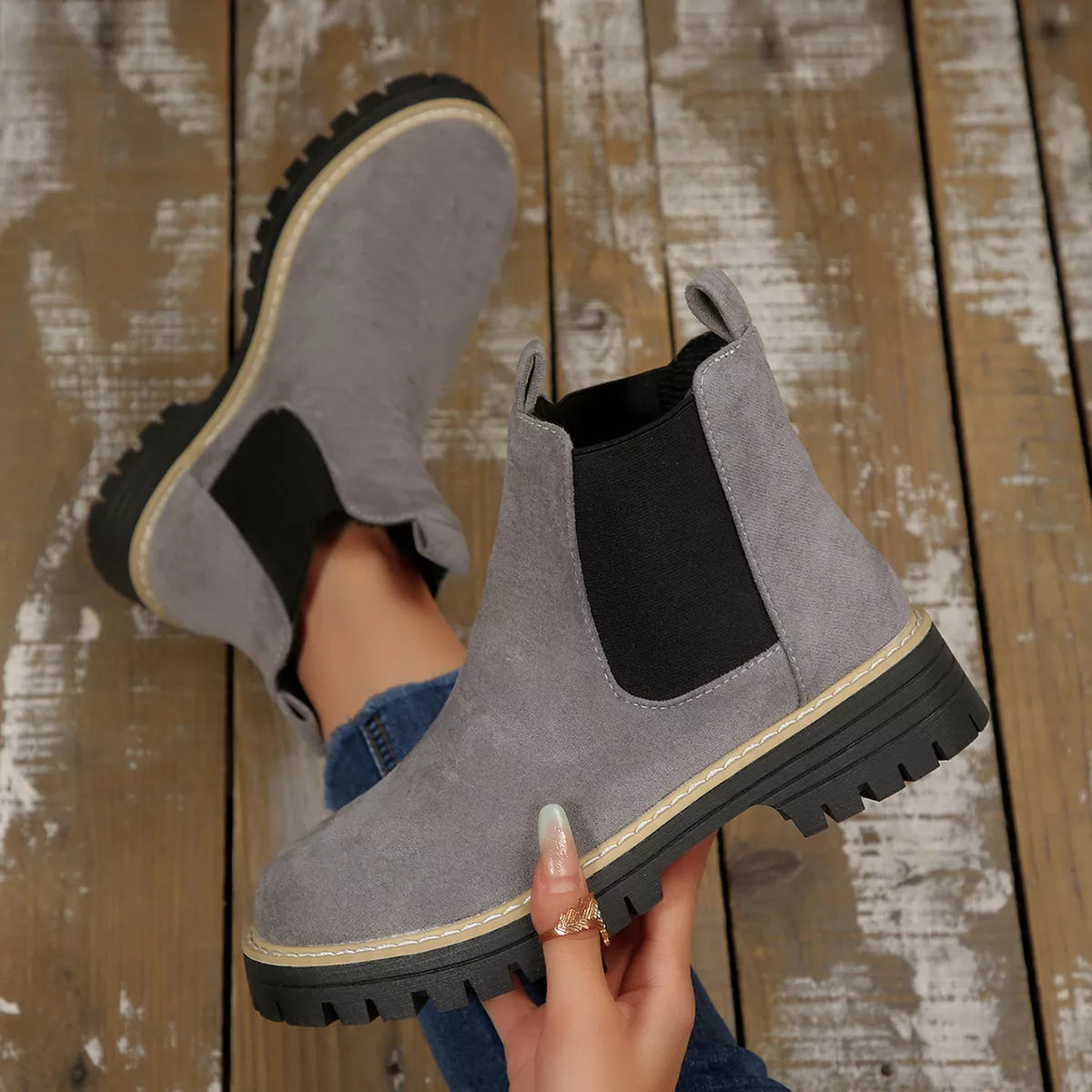 Women's Comfortable Block Heel Round Toe Ankle Boots for Fall and Winter - Gray