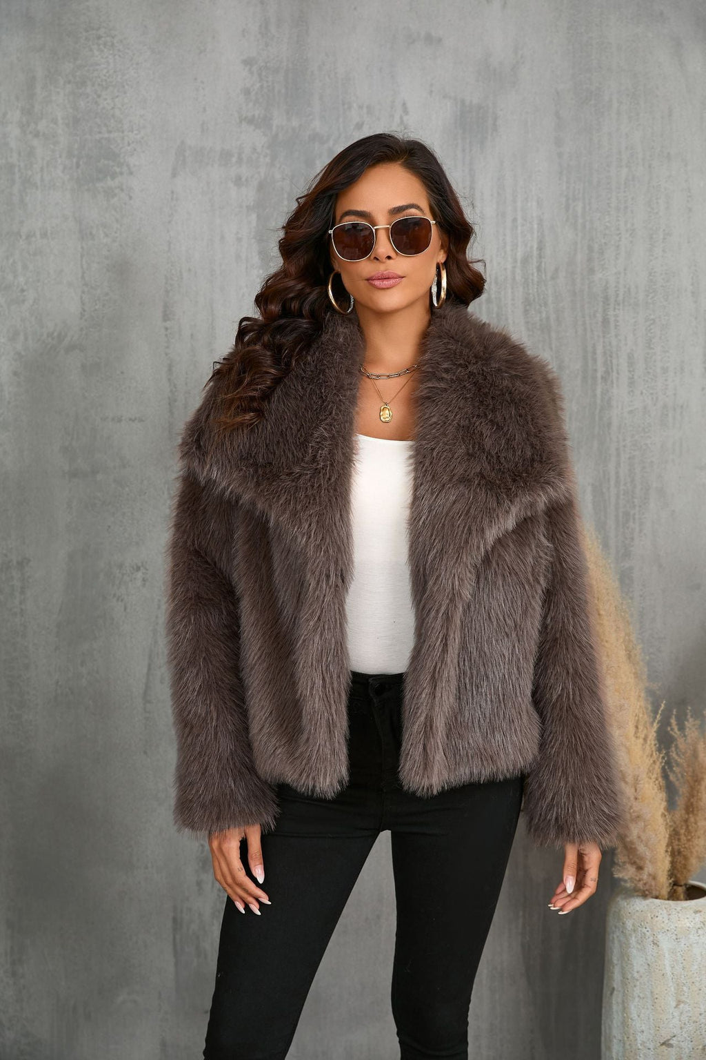 Women's Faux Fur Lapel Coat Warm Padded Winter Coat - Coffee