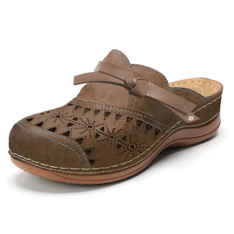 Women's Comfortable Everyday Clogs - Brown