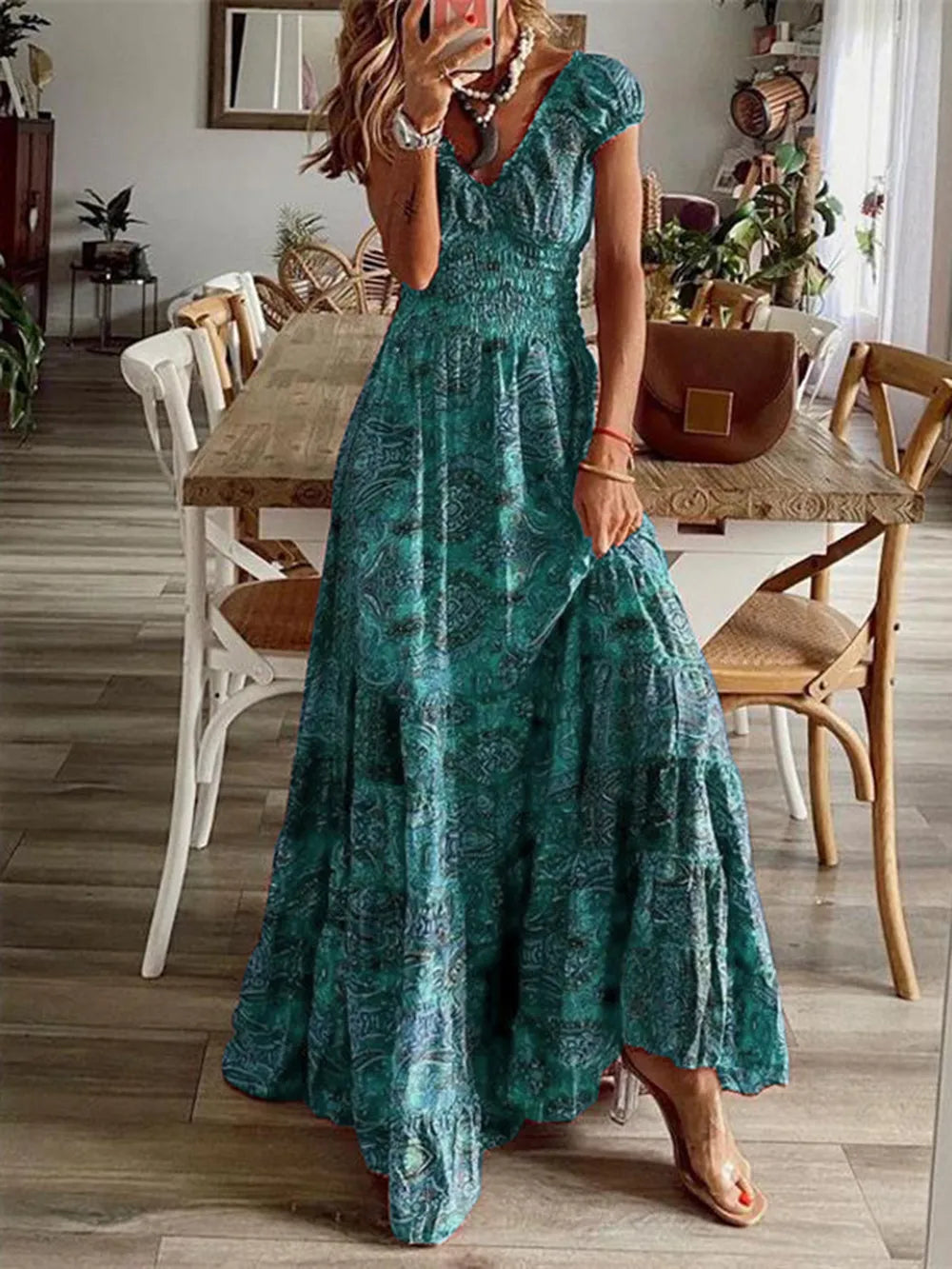 Women's Plus Size Short Sleeve V-Neck Printed Dress with Ruched Detail