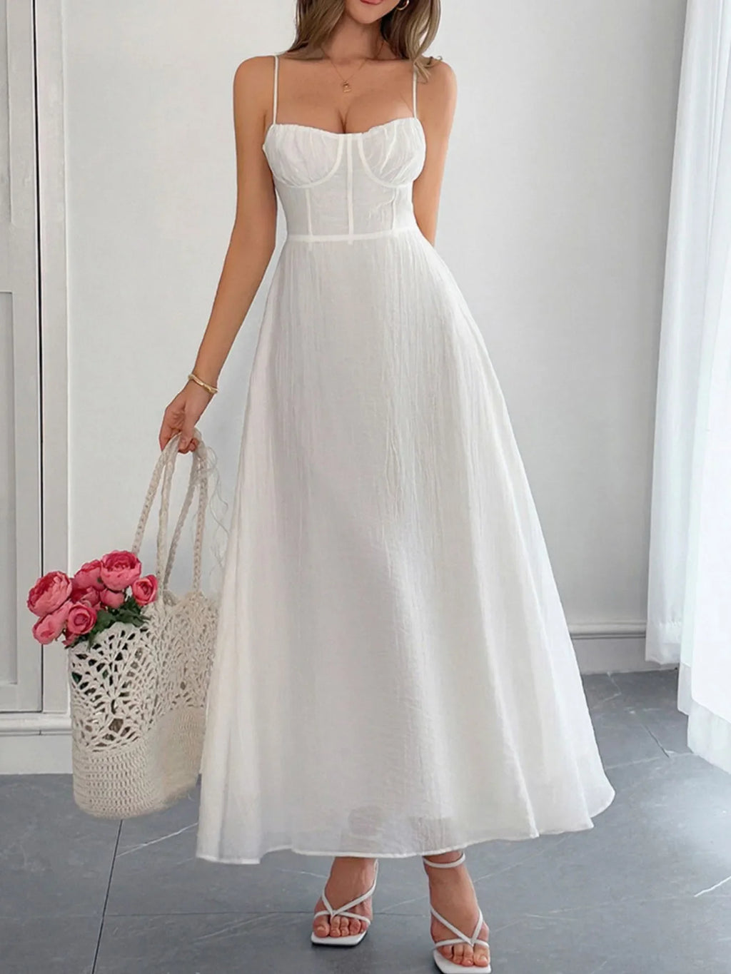 Women's Textured Sweetheart Neck Open-Back Dress - White
