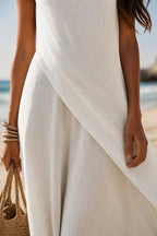 Women's Simple Sleeveless Crew Neck Bridal Gown